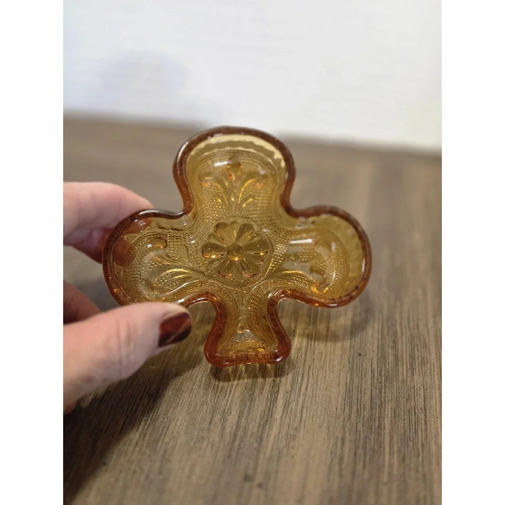 vintage amber pressed glass clover-shaped floral dish glossy finish 4x4x1